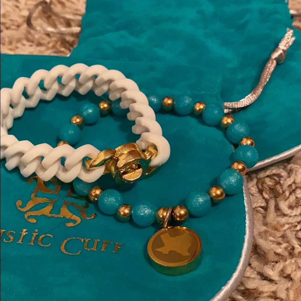 Set of 2 rustic cuff bracelets